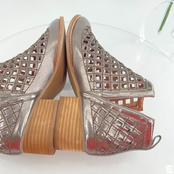 Jeffrey Campbell Women Taggart Boot Size 6.5 Silver Leather Lattice Cutout Boho - Picture 3 of 14